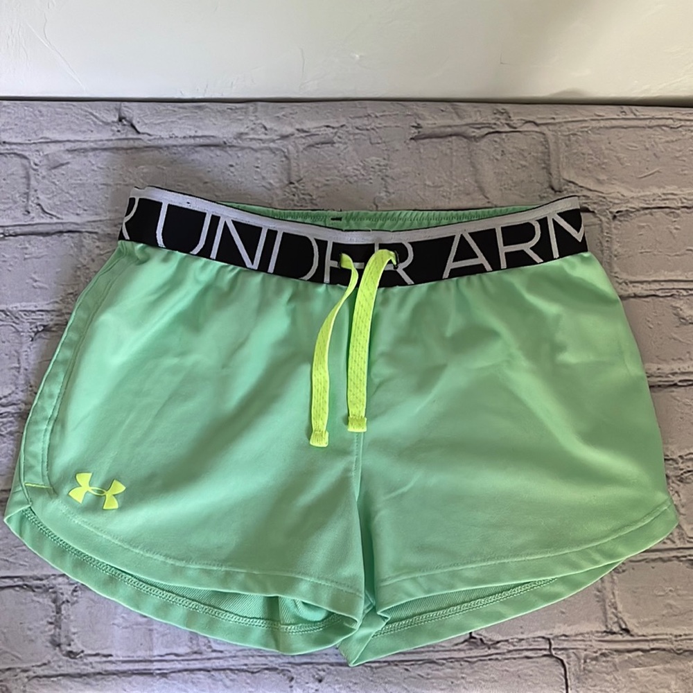 Under Armour Heatgear Shorts Girls Medium Mint Green